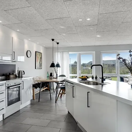 Сasa de vacaciones 4 Bedroom Stunning In Løkken